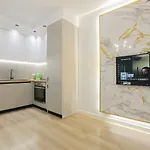 Miku Apartment - Dreamy Apartment At Wilson Square