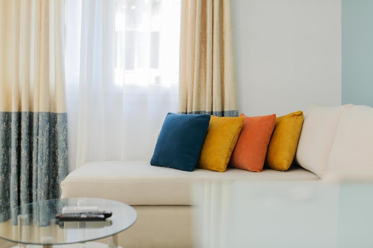 Miku - Dreamy At Wilson Square Apartment *