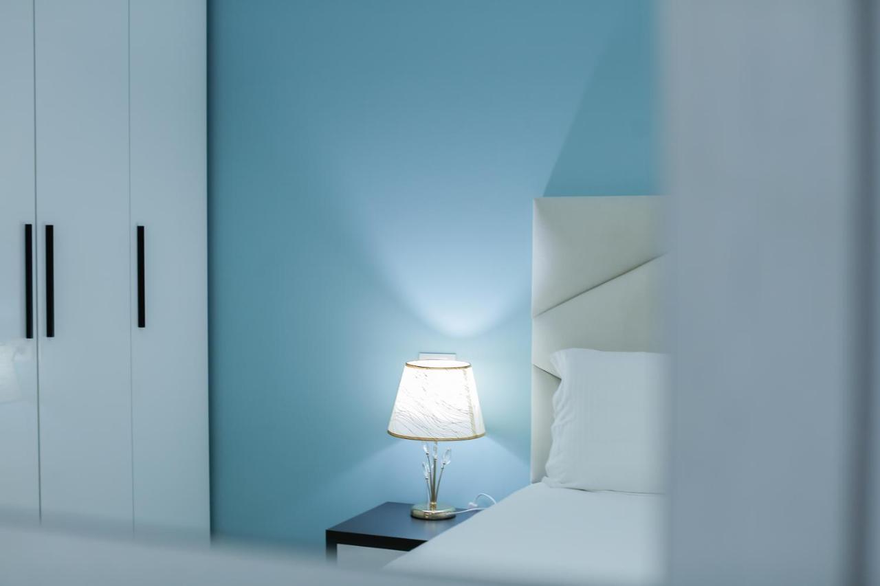 Miku - Dreamy At Wilson Square Apartment *